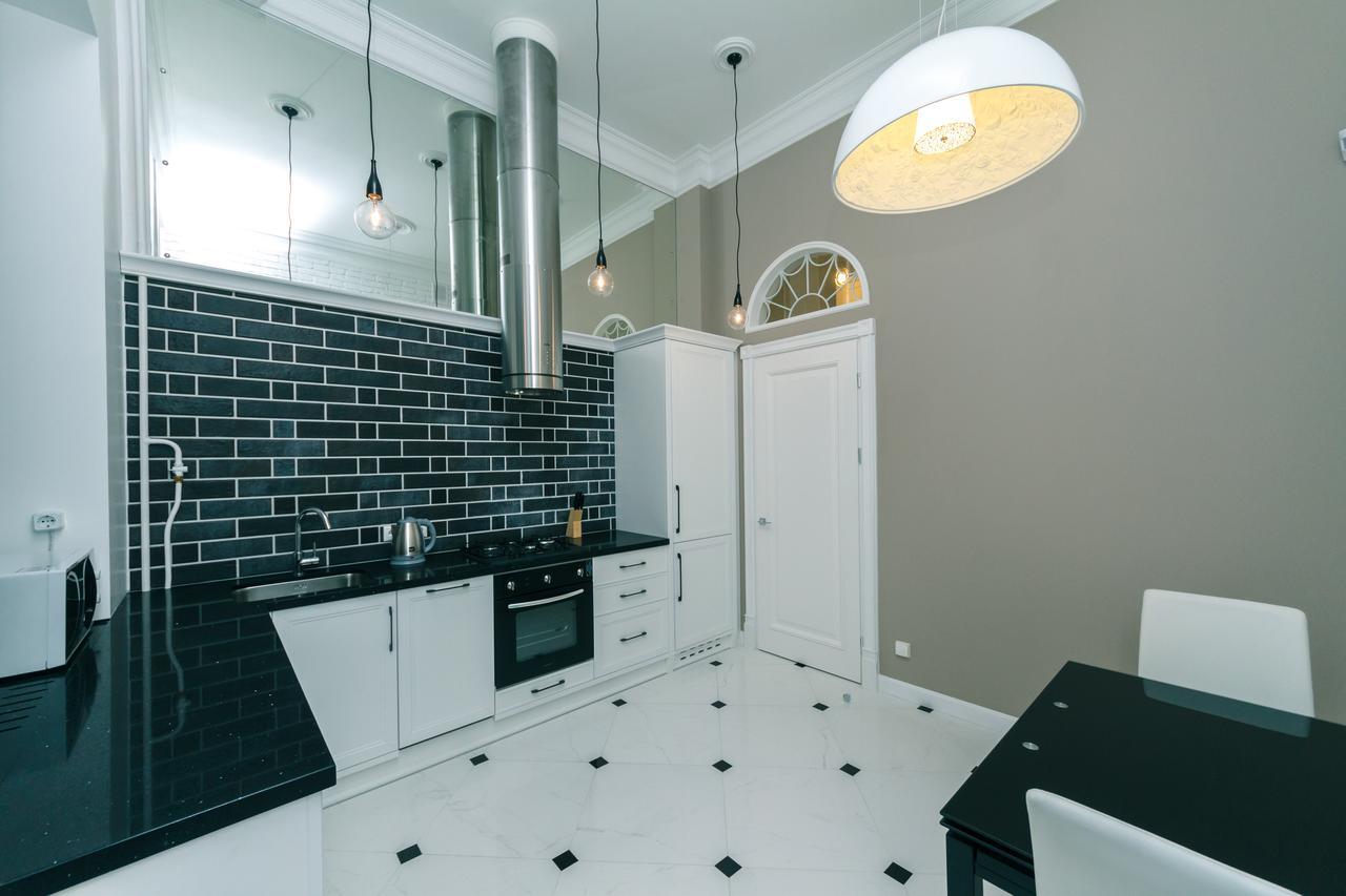 Vip Apartment Near Kreschatyk, 31А Pushkinska Street Kyjev Exteriér fotografie