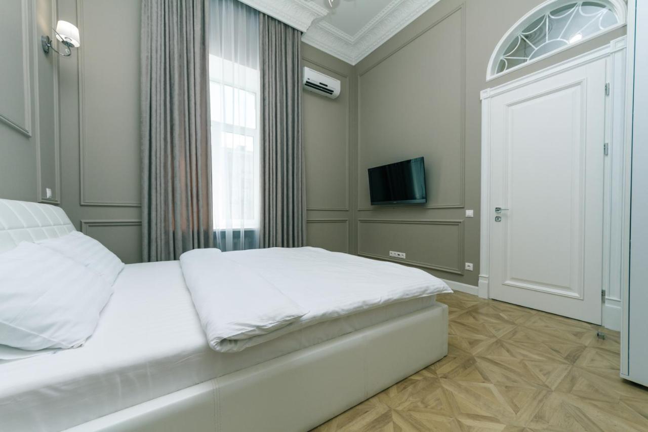 Vip Apartment Near Kreschatyk, 31А Pushkinska Street Kyjev Exteriér fotografie