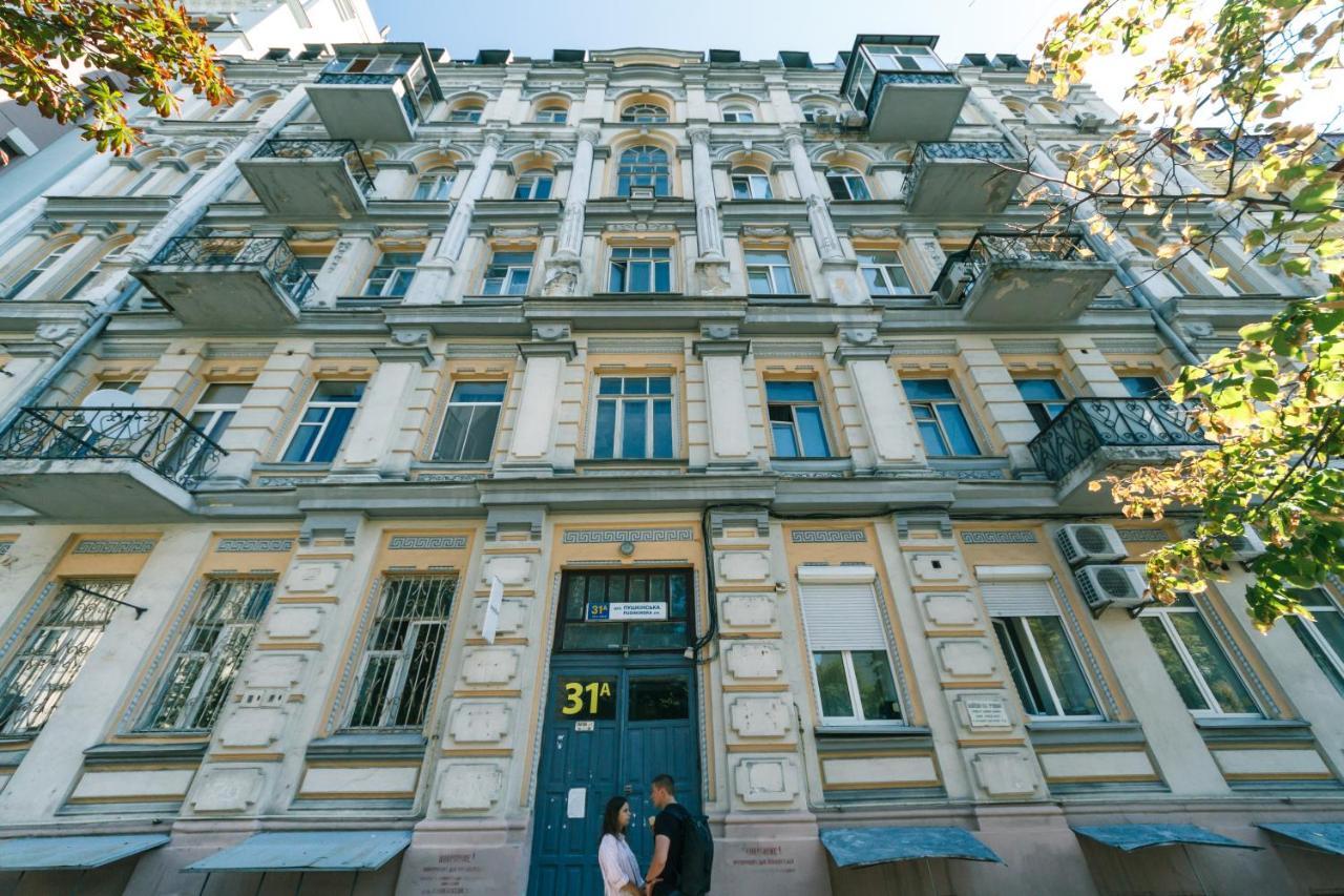 Vip Apartment Near Kreschatyk, 31А Pushkinska Street Kyjev Exteriér fotografie