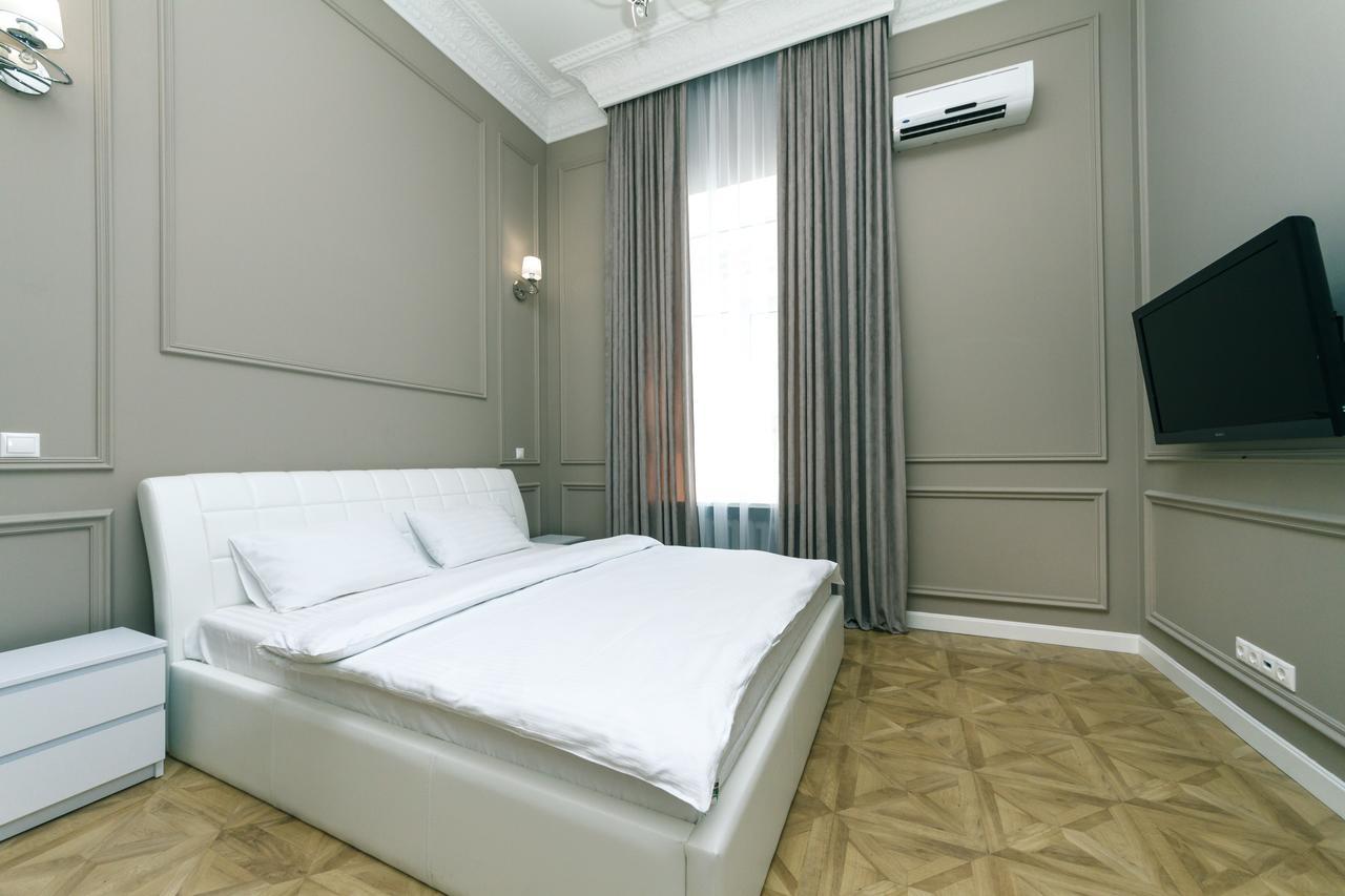 Vip Apartment Near Kreschatyk, 31А Pushkinska Street Kyjev Exteriér fotografie