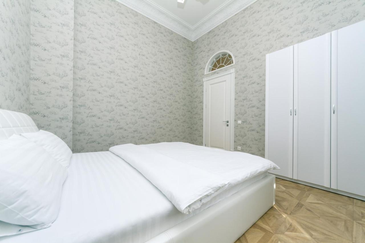 Vip Apartment Near Kreschatyk, 31А Pushkinska Street Kyjev Exteriér fotografie