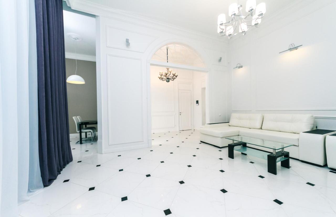 Vip Apartment Near Kreschatyk, 31А Pushkinska Street Kyjev Exteriér fotografie