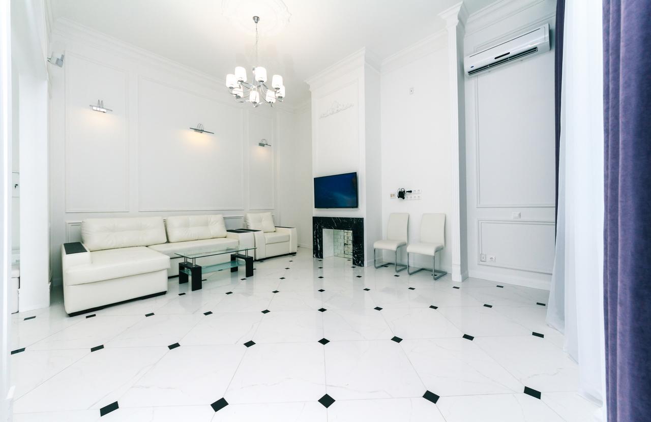 Vip Apartment Near Kreschatyk, 31А Pushkinska Street Kyjev Exteriér fotografie
