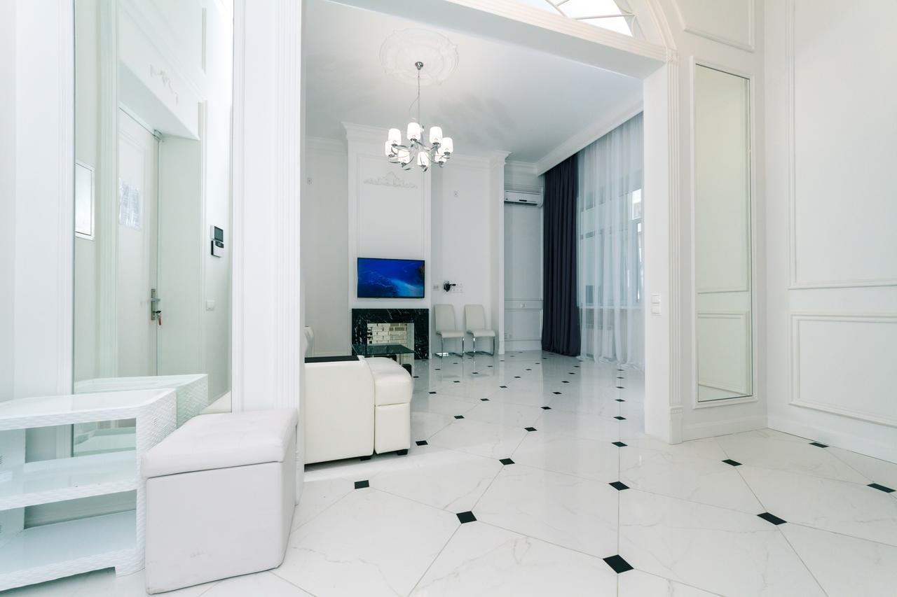 Vip Apartment Near Kreschatyk, 31А Pushkinska Street Kyjev Exteriér fotografie