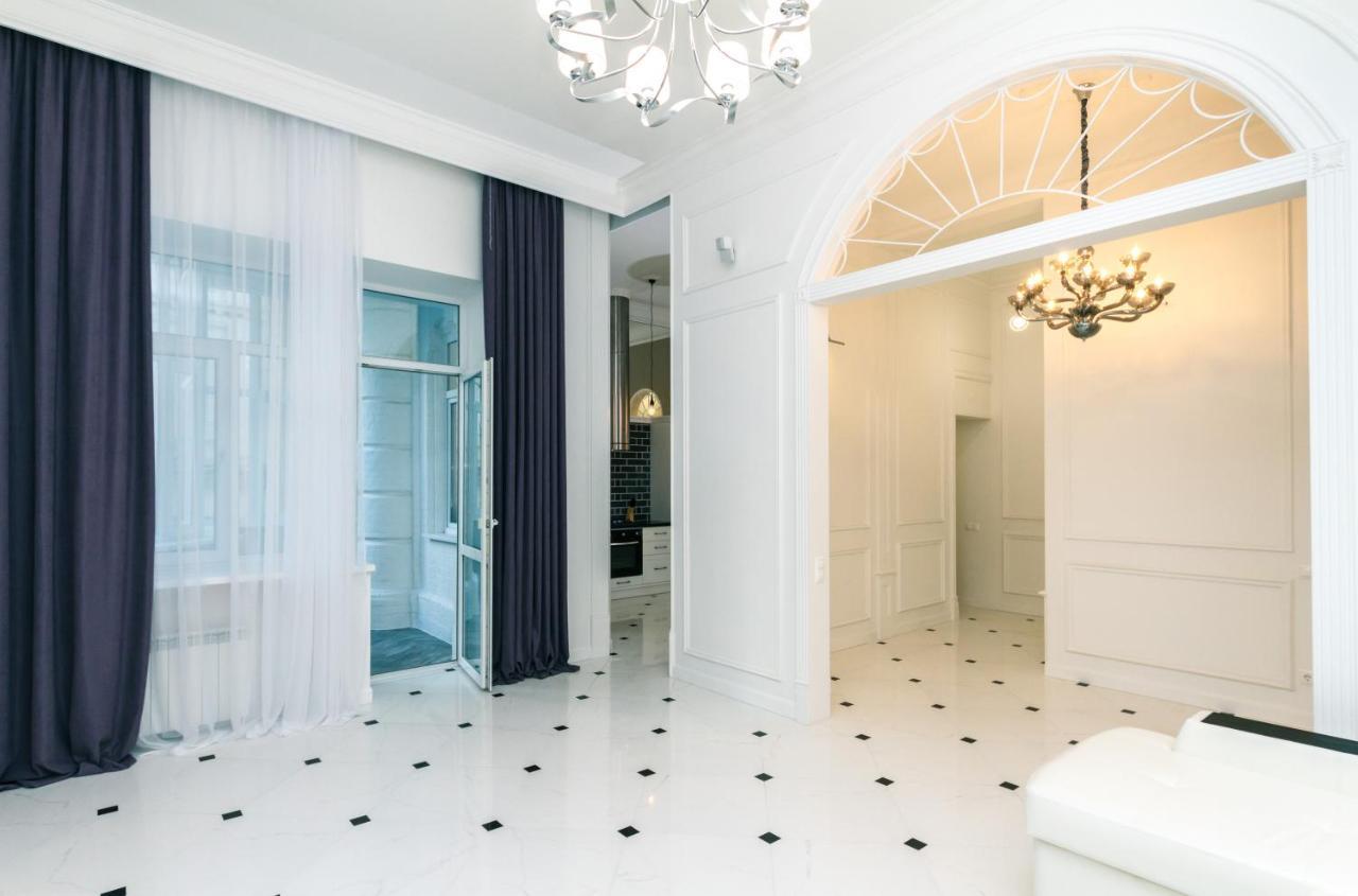 Vip Apartment Near Kreschatyk, 31А Pushkinska Street Kyjev Exteriér fotografie