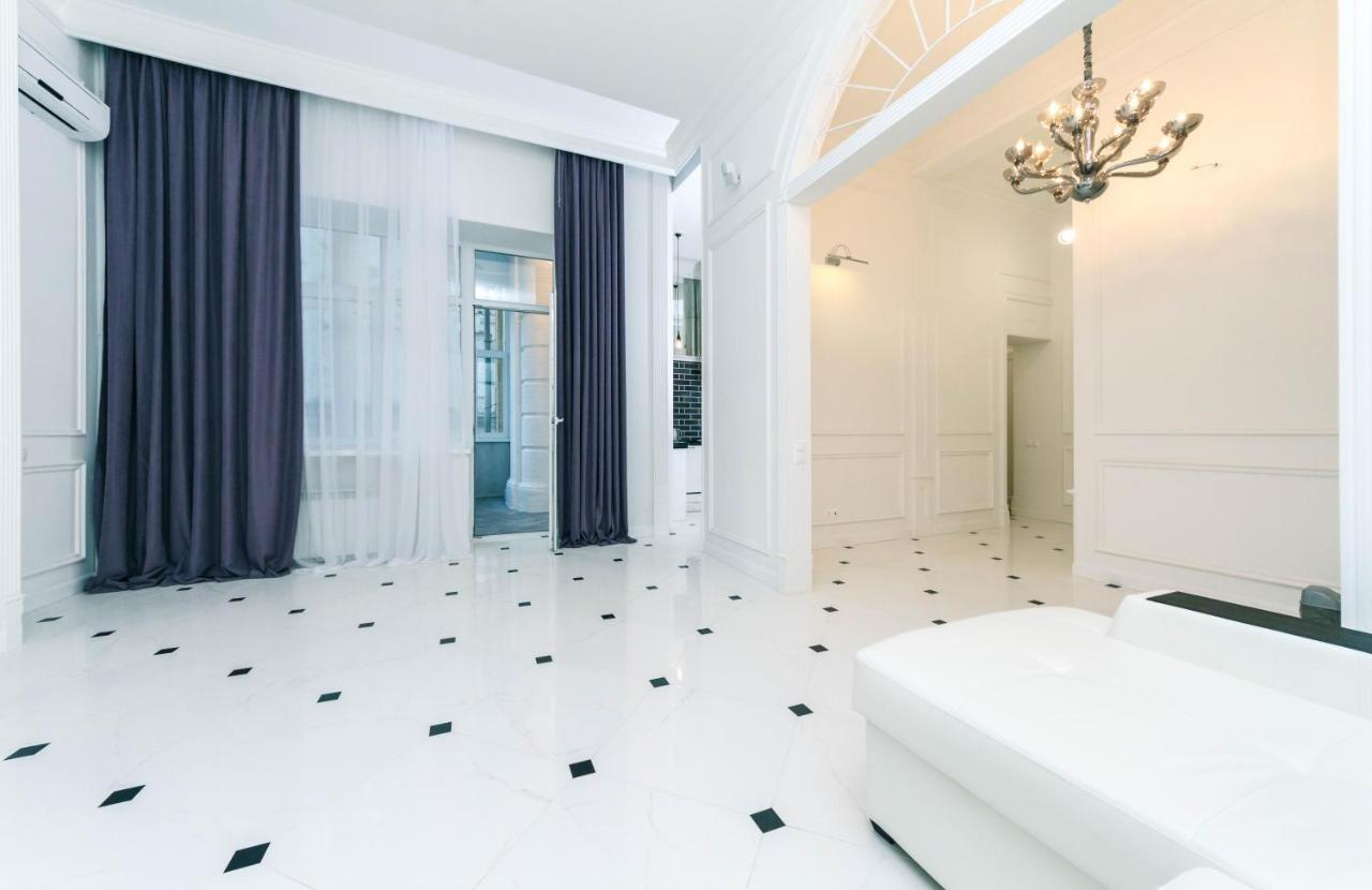 Vip Apartment Near Kreschatyk, 31А Pushkinska Street Kyjev Exteriér fotografie